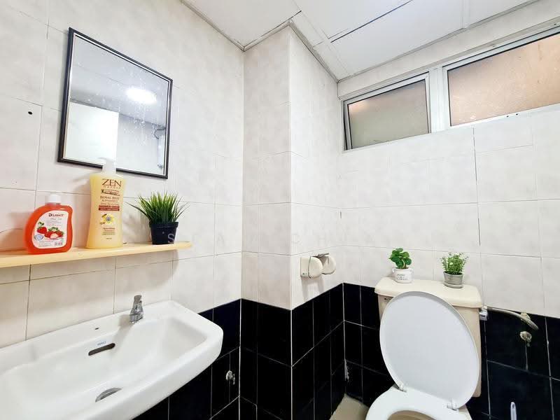 Condominium for Sale at Endah Regal Condominium - Sean Chia - Bathroom - PropertyGuru.com.my