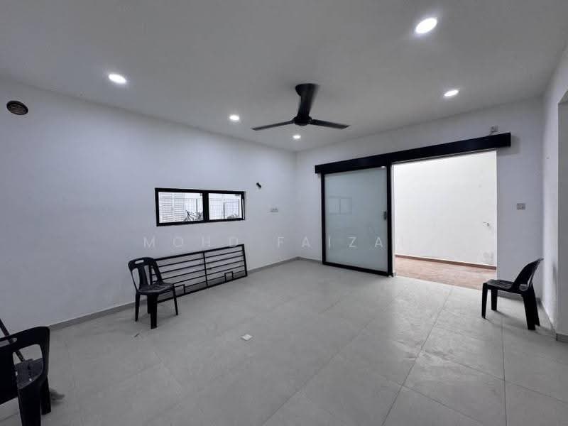 Rumah Teres 2-Tingkat untuk Disewa di Bandar Baru Bangi (Selangor) - Mohd Faizal - Living Room - PropertyGuru.com.my