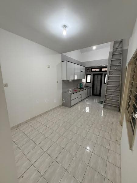 1-storey Terraced House for Rent in Bandar Baru Permas Jaya (Permas Jaya) - Cora Loh - Kitchen - PropertyGuru.com.my