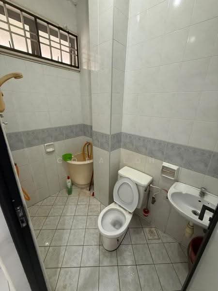 1-storey Terraced House for Rent in Bandar Baru Permas Jaya (Permas Jaya) - Cora Loh - Bathroom - PropertyGuru.com.my