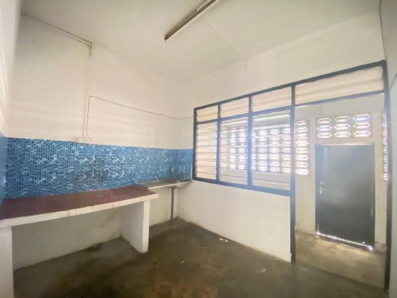 1-storey Terraced House for Sale in Taman Canning (Ipoh) - Qazin Khoo - Kitchen - PropertyGuru.com.my