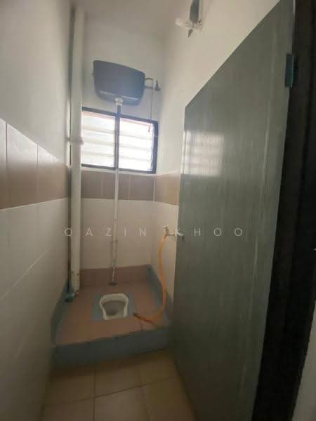 1-storey Terraced House for Sale in Taman Canning (Ipoh) - Qazin Khoo - Bathroom - PropertyGuru.com.my