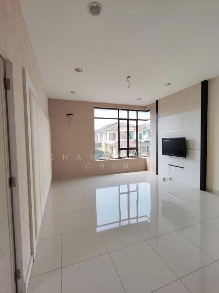 Banglo Pautan untuk Dijual di Taman Kluang Indah (Kluang) - Chang Wan Chin - Living Room - PropertyGuru.com.my