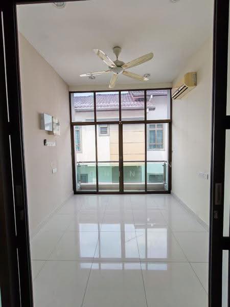 Banglo Pautan untuk Dijual di Taman Kluang Indah (Kluang) - Chang Wan Chin - Interior - PropertyGuru.com.my