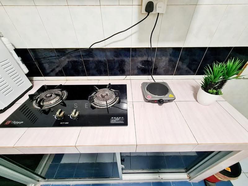 Condominium for Sale at Endah Regal Condominium - Sean Chia - Kitchen - PropertyGuru.com.my