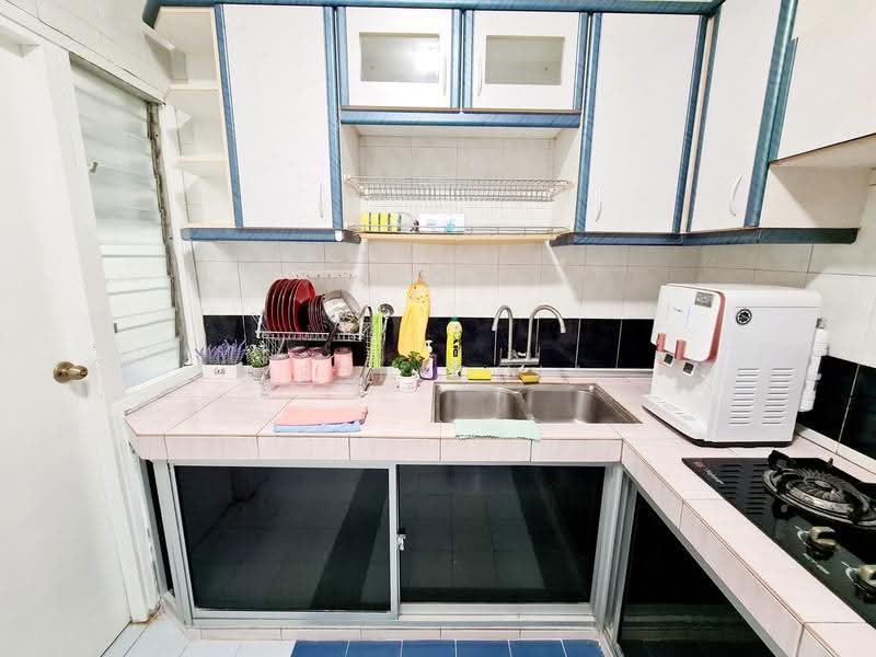 Condominium for Sale at Endah Regal Condominium - Sean Chia - Kitchen - PropertyGuru.com.my