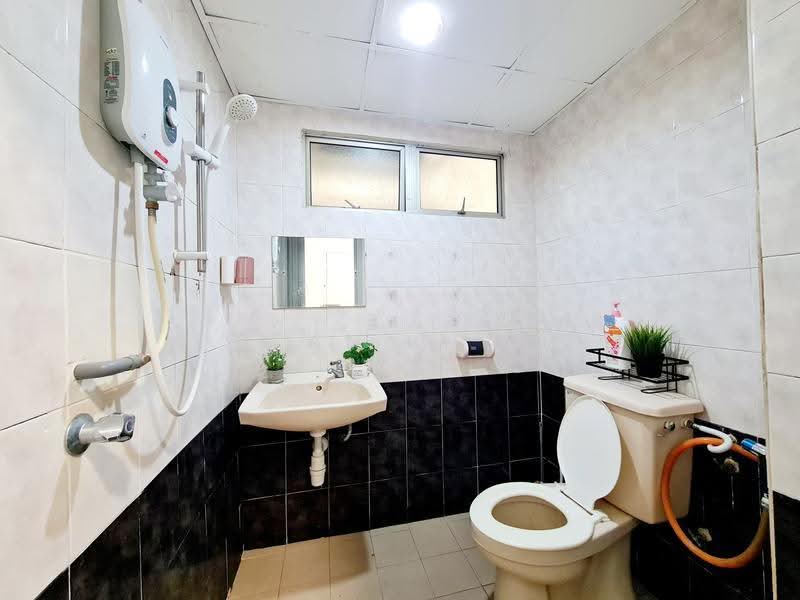 Condominium for Sale at Endah Regal Condominium - Sean Chia - Bathroom - PropertyGuru.com.my