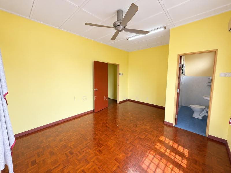 Rumah Teres 2-Tingkat untuk Dijual di Taman Putra Perdana (Puchong) - Igen Mak - Bathroom - PropertyGuru.com.my