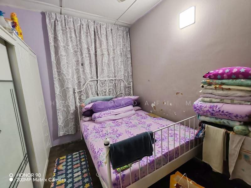 Rumah Teres 1-Tingkat untuk Dijual di Taman Melewar (Gombak) - Ahmad Gadafi Md Nor - Bedroom - PropertyGuru.com.my