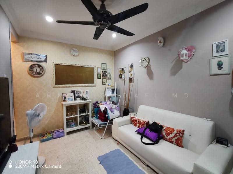 Rumah Teres 1-Tingkat untuk Dijual di Taman Melewar (Gombak) - Ahmad Gadafi Md Nor - Living Room - PropertyGuru.com.my