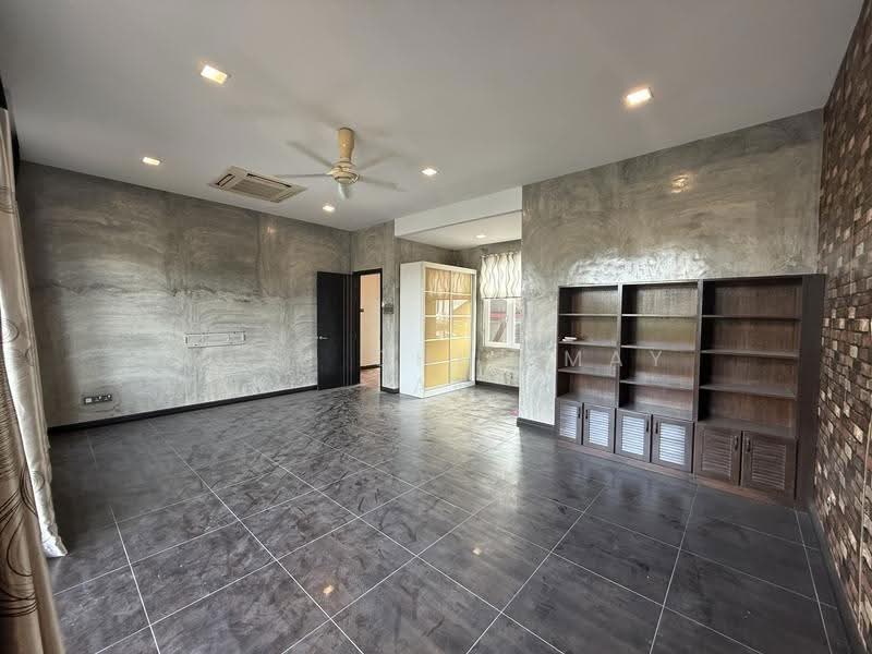 Rumah Banglo untuk Dijual di Bandar Mahkota Cheras (Cheras) - Ruth Chin May Lan - Living Room - PropertyGuru.com.my