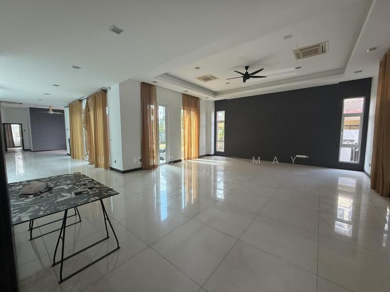 Rumah Banglo untuk Dijual di Bandar Mahkota Cheras (Cheras) - Ruth Chin May Lan - Living Room - PropertyGuru.com.my
