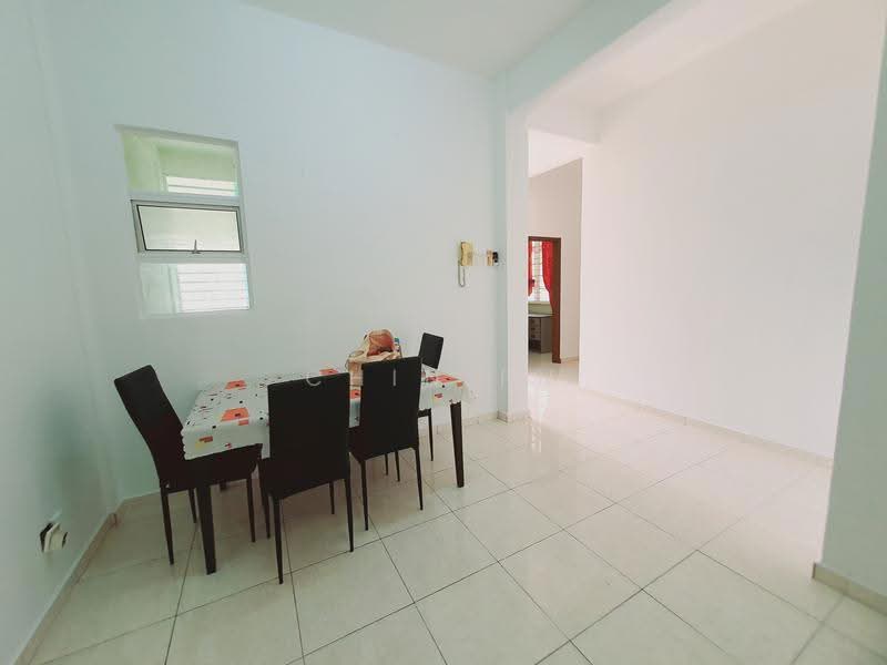 Pangsapuri untuk Disewa di Pangsapuri Bukit Beruang Bestari (University View) - CHIN FN - Dining Room - PropertyGuru.com.my