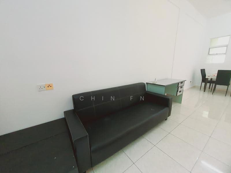 Pangsapuri untuk Disewa di Pangsapuri Bukit Beruang Bestari (University View) - CHIN FN - Living Room - PropertyGuru.com.my