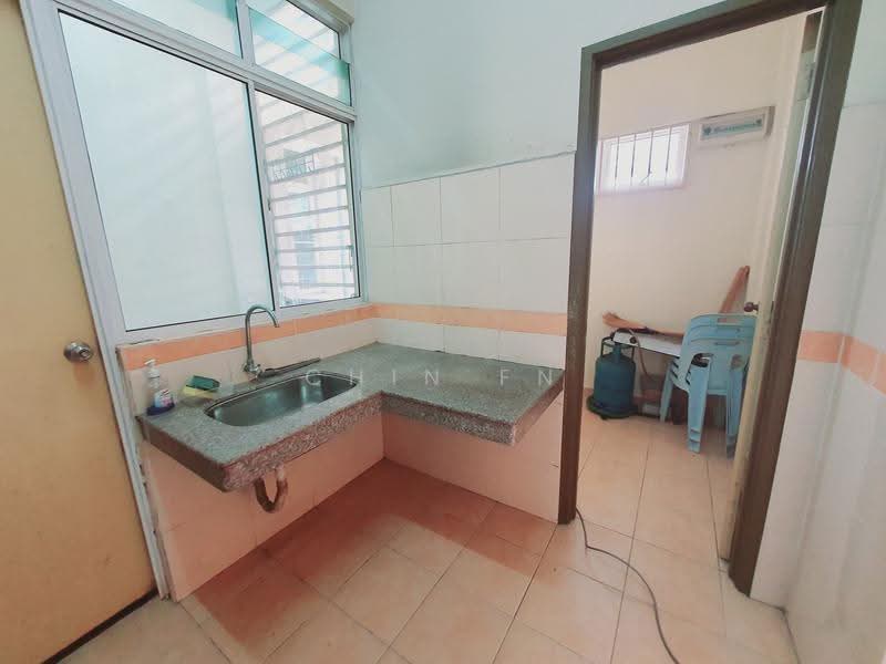 Pangsapuri untuk Disewa di Pangsapuri Bukit Beruang Bestari (University View) - CHIN FN - Kitchen - PropertyGuru.com.my