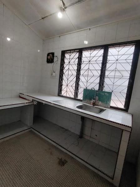1-storey Terraced House for Sale in Taman Johor Jaya (Johor Bahru) - Crystal Tan - Kitchen - PropertyGuru.com.my
