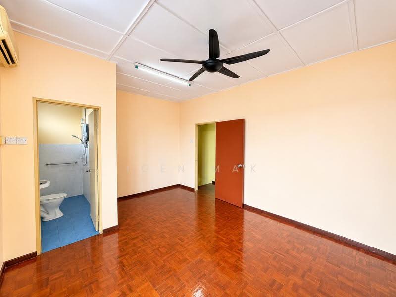 Rumah Teres 2-Tingkat untuk Dijual di Taman Putra Perdana (Puchong) - Igen Mak - Bathroom - PropertyGuru.com.my