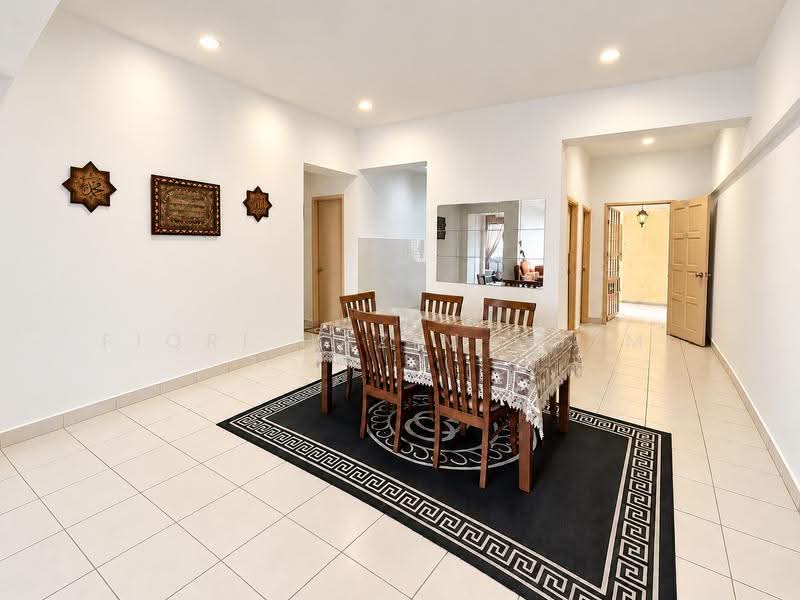Pangsapuri untuk Disewa di Pangsapuri Sri Cempaka - Fiqri Hazim Rozmi - Dining Room - PropertyGuru.com.my