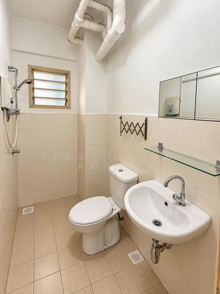 Pangsapuri untuk Disewa di Pangsapuri Sri Cempaka - Fiqri Hazim Rozmi - Bathroom - PropertyGuru.com.my