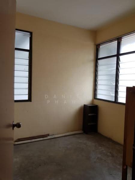 Flat for Sale at Taman Jubilee Phase 2 - Daniel Phang - Interior - PropertyGuru.com.my