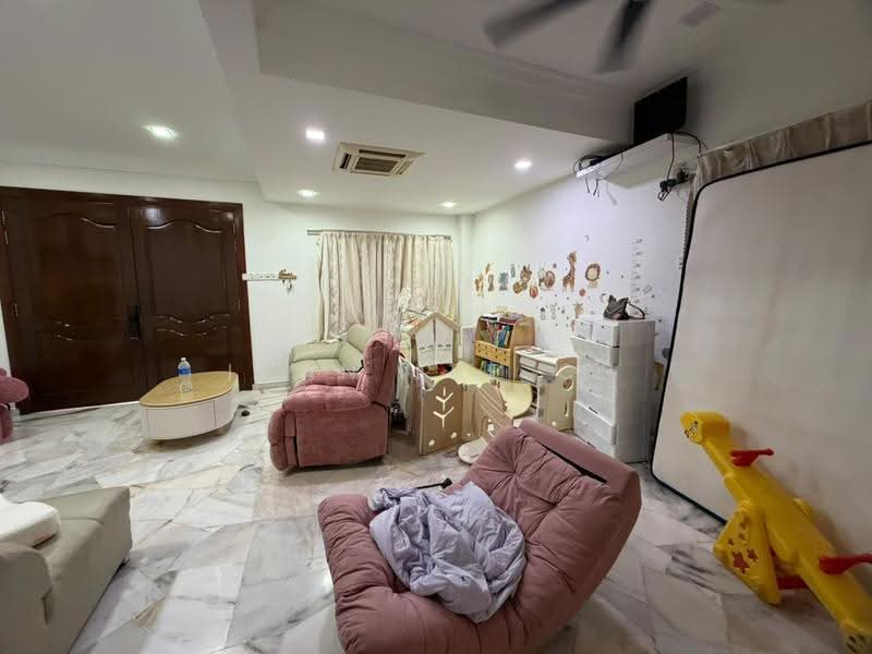 2-storey Terraced House for Sale in Taman Cheras Perdana (Cheras) - Ivan Lee CR - Living Room - PropertyGuru.com.my