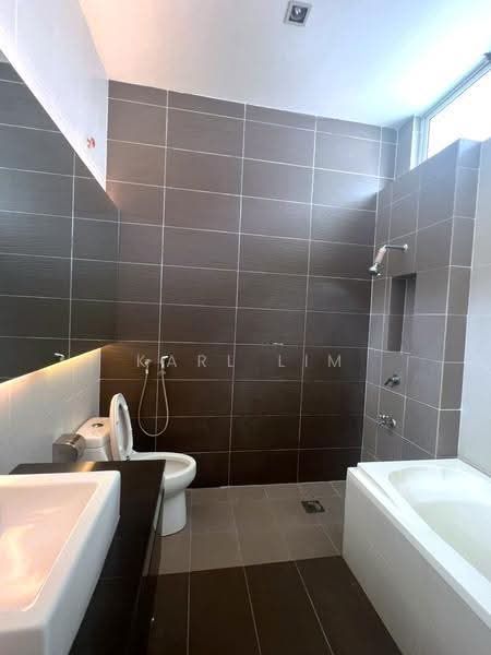 Rumah Banglo untuk Dijual di Taman Suria (Johor Bahru) - Karl Lim - Bathroom - PropertyGuru.com.my