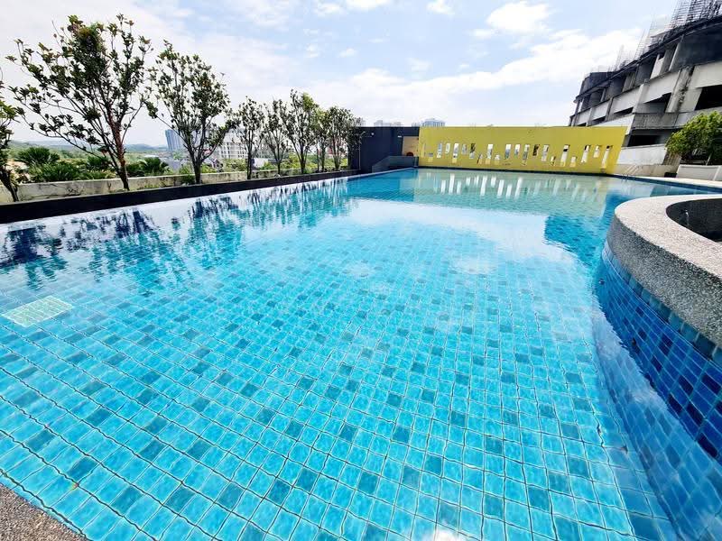 Kediaman Servis untuk Dijual di Vega Residensi 1 - Sean Chia - Pool - PropertyGuru.com.my