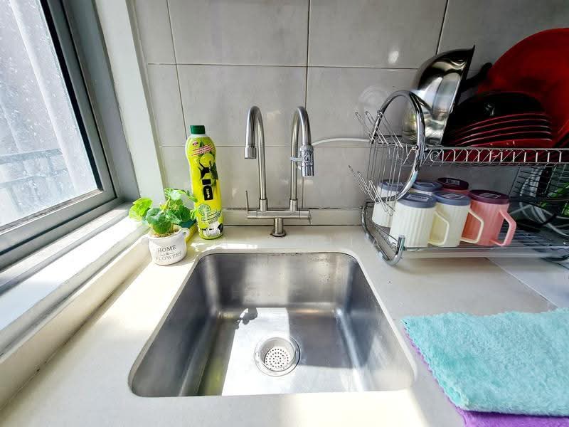 Kediaman Servis untuk Dijual di Vega Residensi 1 - Sean Chia - Kitchen - PropertyGuru.com.my