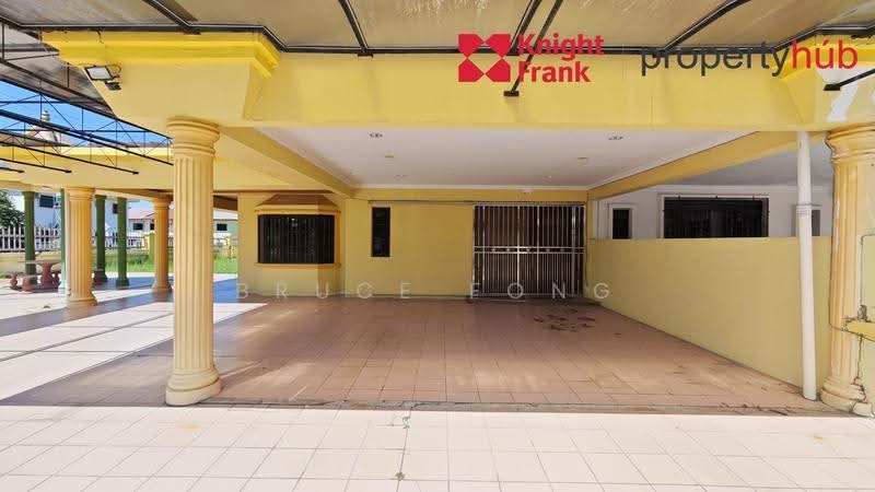 Rumah Berkembar untuk Dijual di Taman Kingfisher (Kota Kinabalu) - Bruce Fong - Car Park - PropertyGuru.com.my
