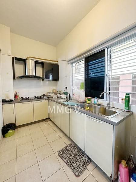 2-storey Terraced House for Sale in Setia Indah (Setia Alam) - Vivian Koh - Kitchen - PropertyGuru.com.my