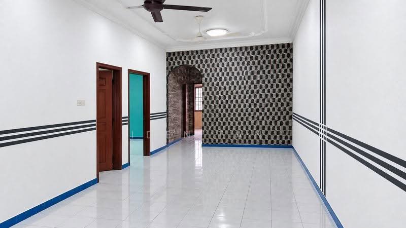 Rumah Teres 1-Tingkat untuk Dijual di Senai (Kulai) - Iden Tan - Corridor - PropertyGuru.com.my