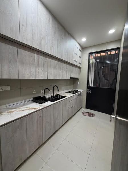 Rumah Teres 2-Tingkat untuk Disewa di Senibong (Permas Jaya) - Ang Boon Chai - Kitchen - PropertyGuru.com.my