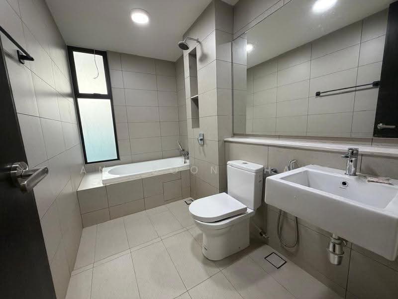 Rumah Teres 2-Tingkat untuk Disewa di Senibong (Permas Jaya) - Ang Boon Chai - Bathroom - PropertyGuru.com.my