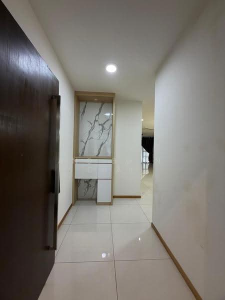 Rumah Teres 2-Tingkat untuk Disewa di Senibong (Permas Jaya) - Ang Boon Chai - Entrance - PropertyGuru.com.my