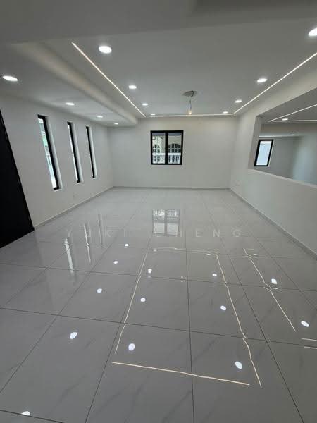 Semi-Detached House for Sale in Taman Ungku Tun Aminah (Skudai) - Yuki Cheng - Living Room - PropertyGuru.com.my