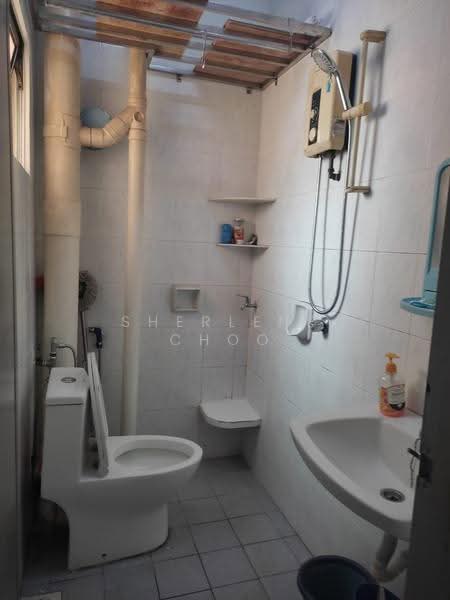 Flat for Rent at Mutiara Idaman 2 - Sherlene Choo - Bathroom - PropertyGuru.com.my