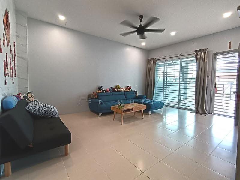 2-storey Terraced House for Sale in Panorama Lapangan Perdana (Ipoh) - Lee Muzi - Living Room - PropertyGuru.com.my