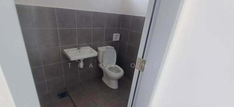 2-storey Terraced House for Sale in Taman Bestari Perdana (Pasir Gudang) - Tracy Ong - Bathroom - PropertyGuru.com.my