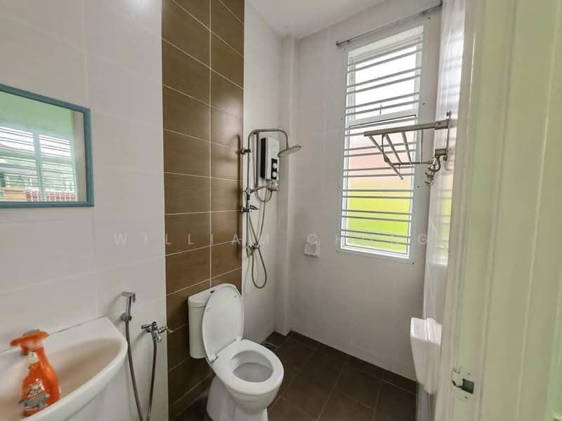 Rumah Banglo untuk Dijual di Taman Belimbing Setia (Durian Tunggal) - William Chong - Bathroom - PropertyGuru.com.my