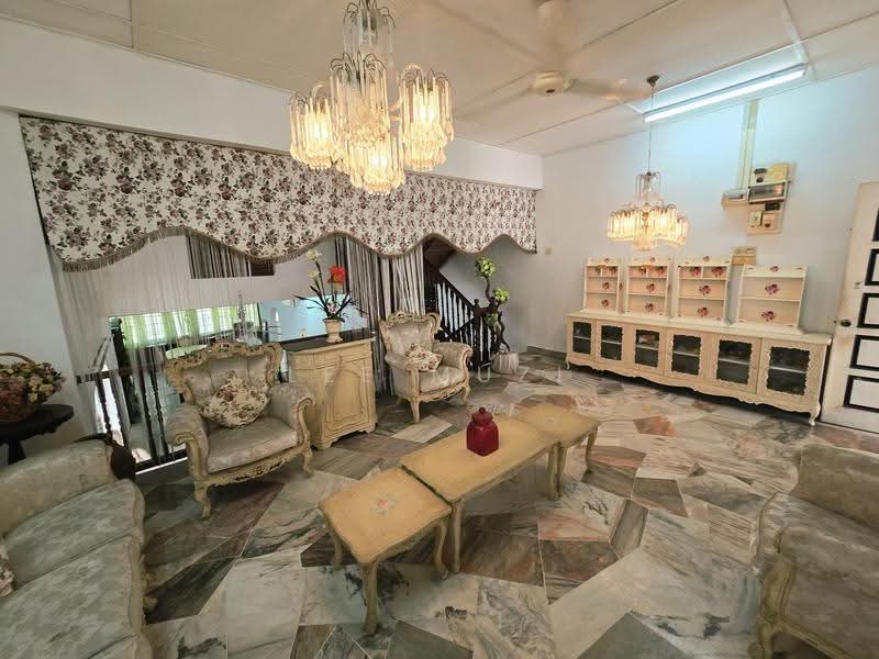 Bungalow House for Sale in Gunung Rapat (Ipoh) - Lee Muzi - Living Room - PropertyGuru.com.my