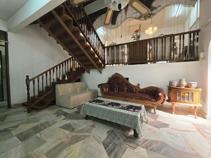 Bungalow House for Sale in Gunung Rapat (Ipoh) - Lee Muzi - Living Room - PropertyGuru.com.my