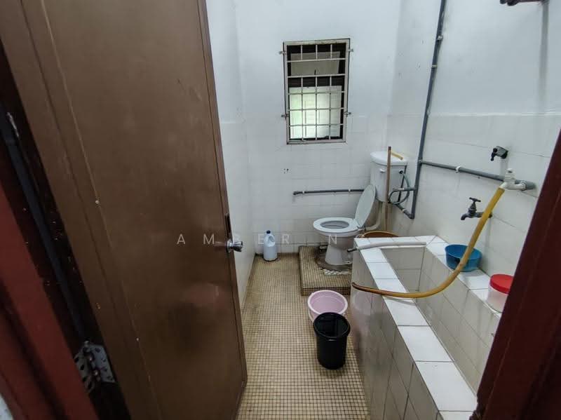 Bungalow House for Sale in Taman Ayer Panas (Setapak) - Amber Ng - Bathroom - PropertyGuru.com.my