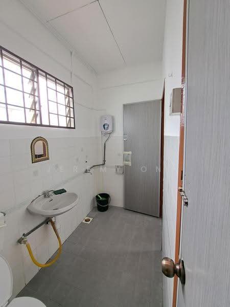 Rumah Teres 2-Tingkat untuk Disewa di Bandar Sunway (Sunway) - Jeremy Ong - Bathroom - PropertyGuru.com.my