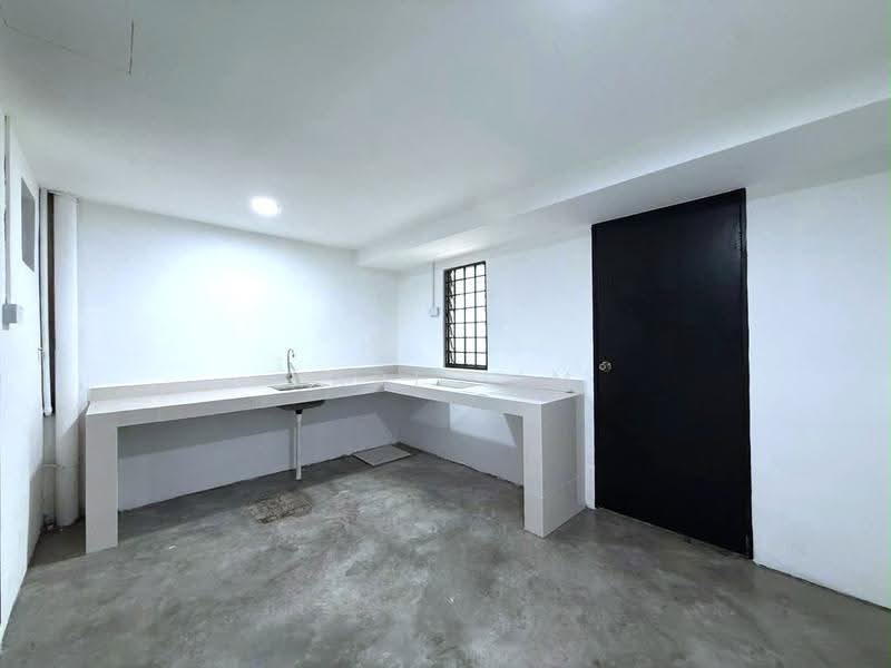 2-storey Terraced House for Sale in Taman Molek (Johor Bahru) - Karl Lim - Kitchen - PropertyGuru.com.my