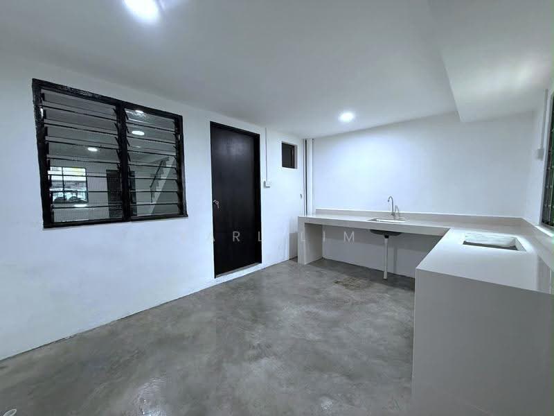 2-storey Terraced House for Sale in Taman Molek (Johor Bahru) - Karl Lim - Kitchen - PropertyGuru.com.my