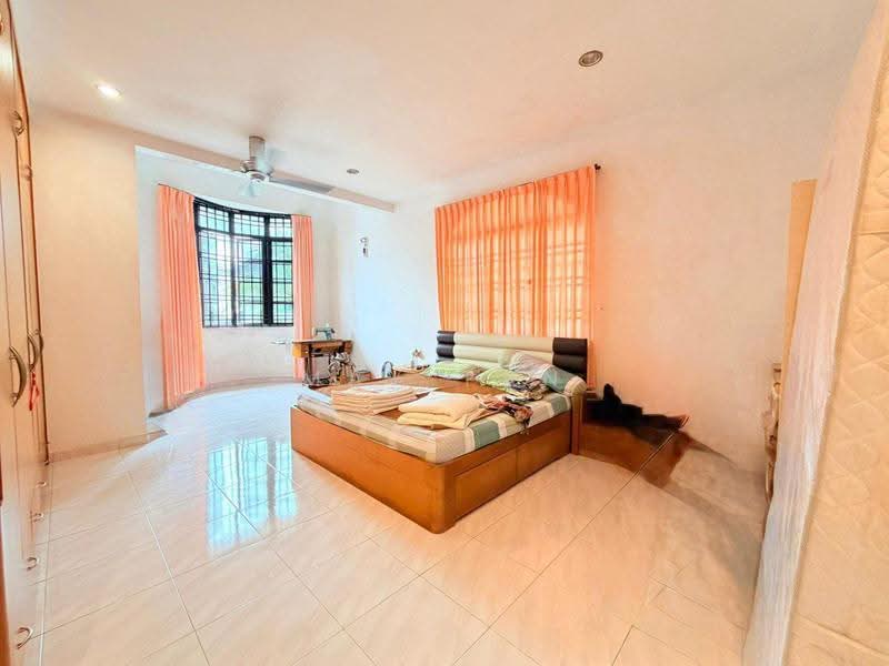 Rumah Berkembar untuk Dijual di Taman Sri Kluang (Kluang) - May Tan - Bedroom - PropertyGuru.com.my