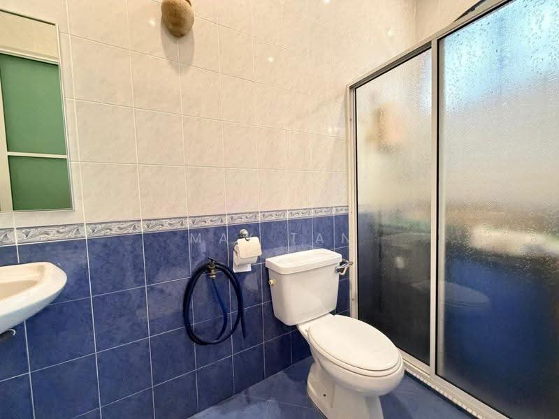 Rumah Berkembar untuk Dijual di Taman Sri Kluang (Kluang) - May Tan - Bathroom - PropertyGuru.com.my