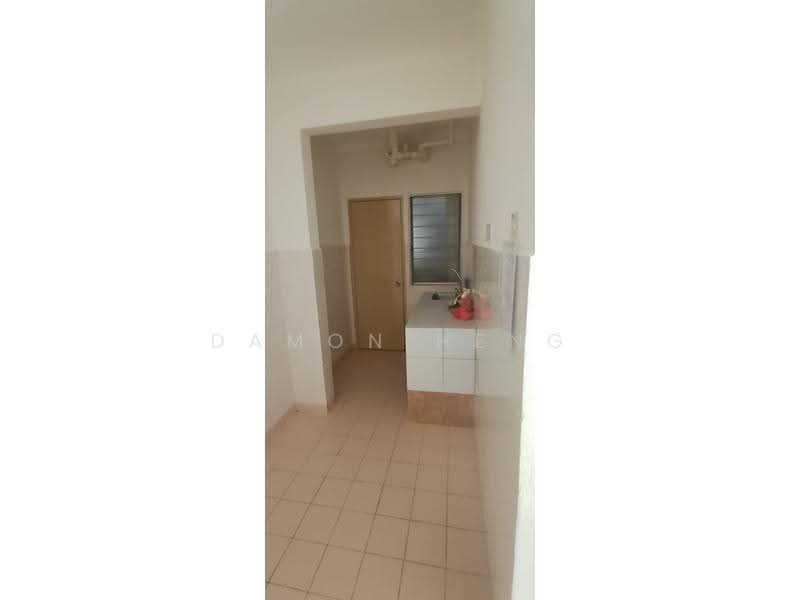 Service Residence for Sale at Suria Kinrara - Damon Heng - Kitchen - PropertyGuru.com.my