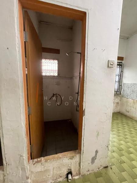 Rumah Berkembar untuk Dijual di Taman Sri Tebrau (Johor Bahru) - Hayden Chong - Bathroom - PropertyGuru.com.my