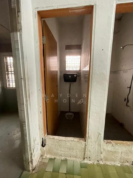 Rumah Berkembar untuk Dijual di Taman Sri Tebrau (Johor Bahru) - Hayden Chong - Bathroom - PropertyGuru.com.my